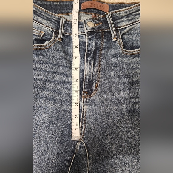 Judy Blue Jeans - Picture 4 of 8